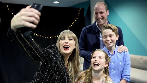 perfetgirls|Taylor Swift grabs perfect royal selfie with William at London gig.